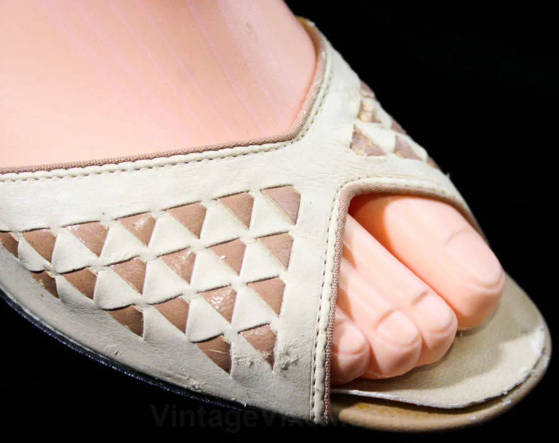30s Style Sandals - Size 6 M - Cream 1970s Shoes - Deco Triangles - Slingback Heels - Peep Toe - 70s Hush Puppies - Deadstock - 43249-1