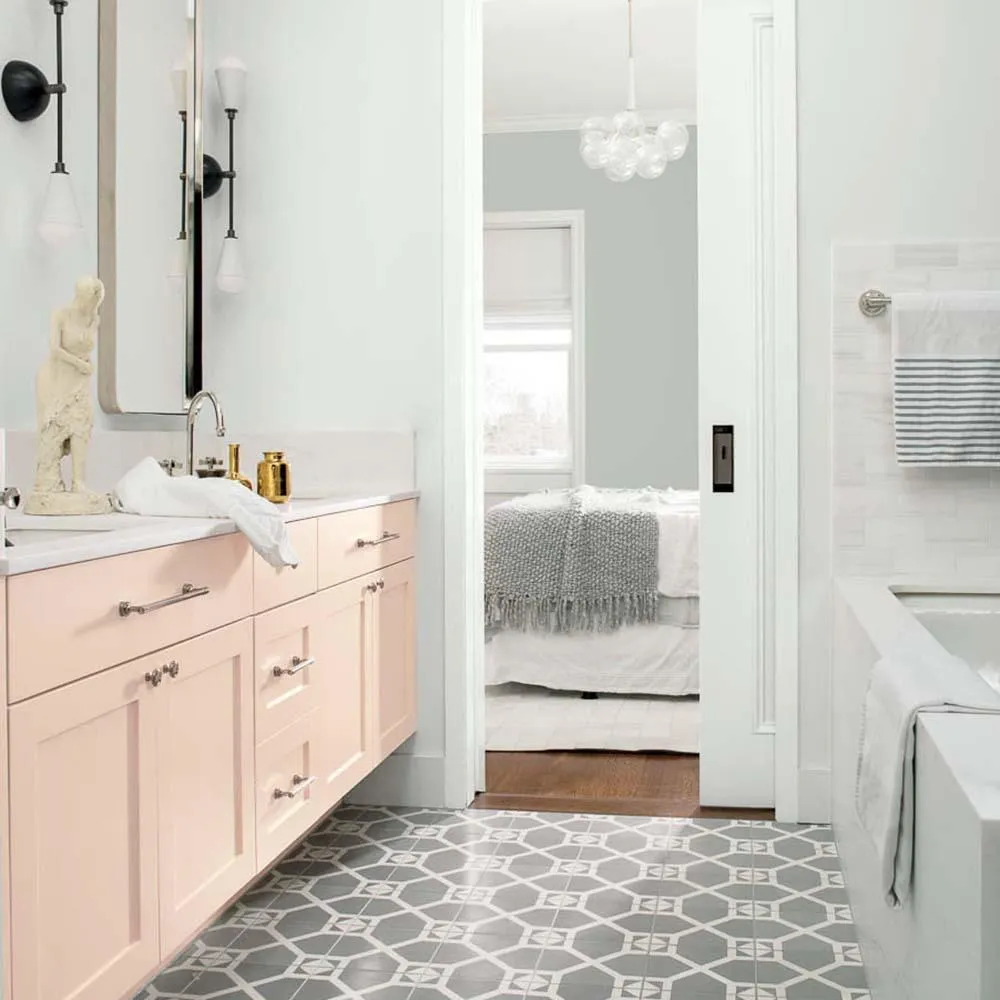 AF-250: Head Over Heels by Benjamin Moore