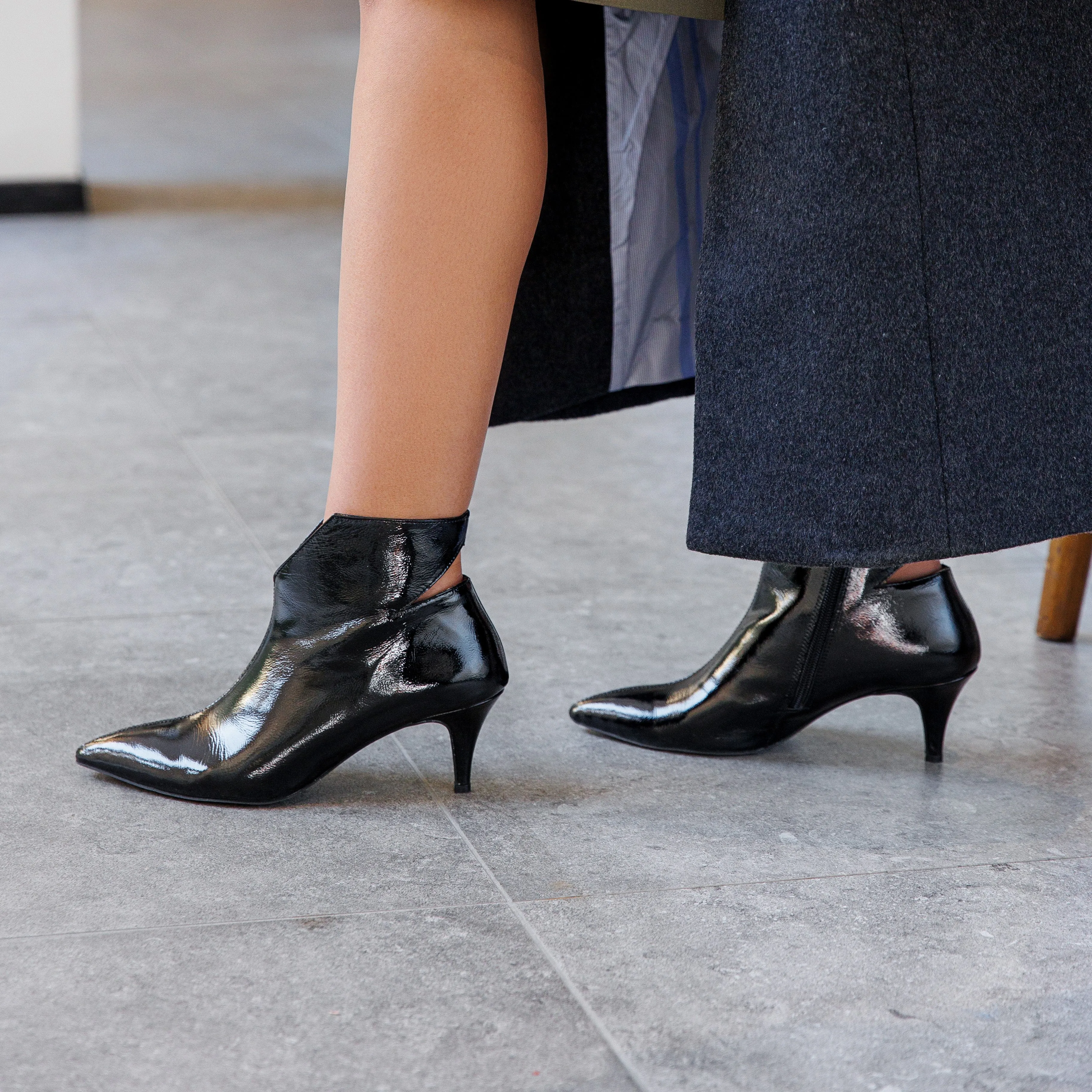 Aina black boot