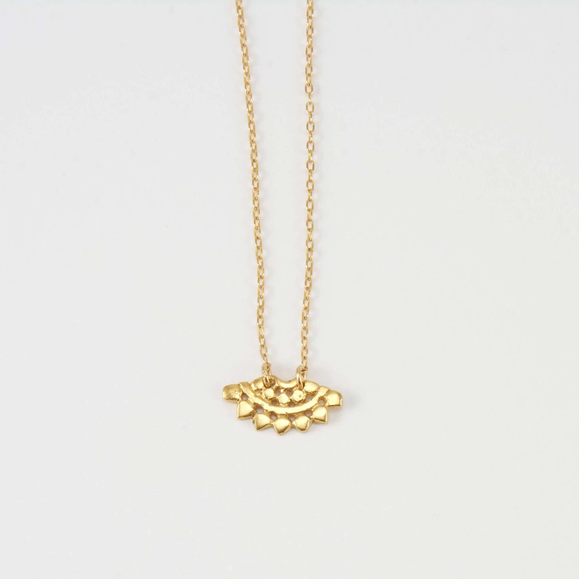 AMILIA FLORAL FAN NECKLACE