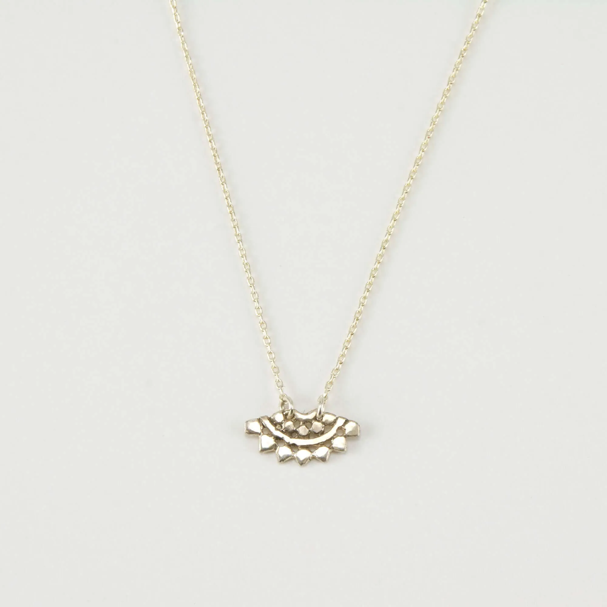 AMILIA FLORAL FAN NECKLACE