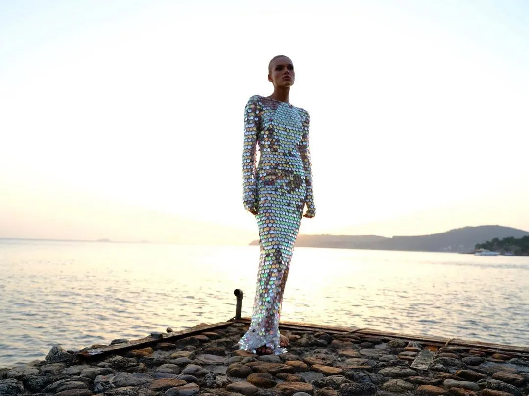 Backless Long Sleeve Sequins Dresses