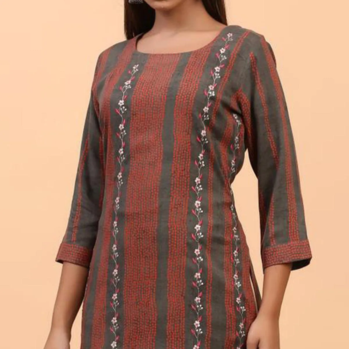 Beautiful Mehendi Green Colored Casual Wear Printed Rayon Kurti