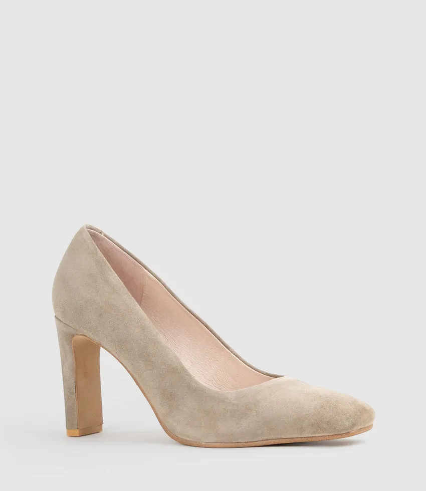 BROOKLYN85 Square Toe Pump in Latte Suede