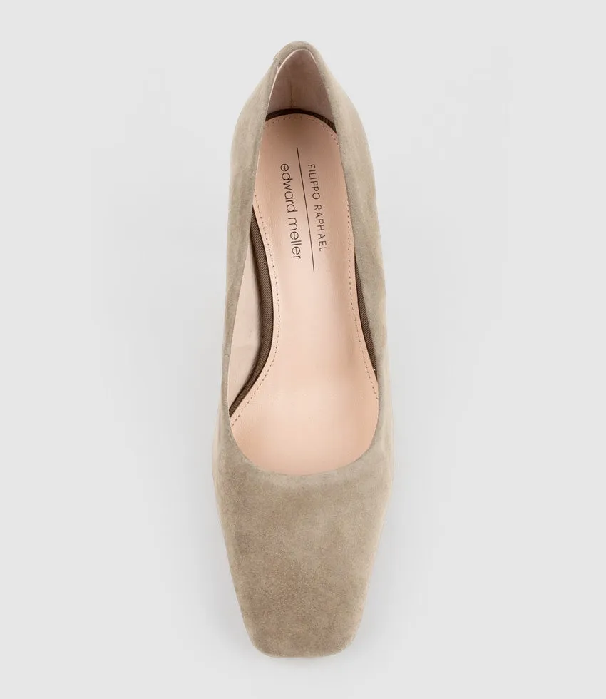BROOKLYN85 Square Toe Pump in Latte Suede