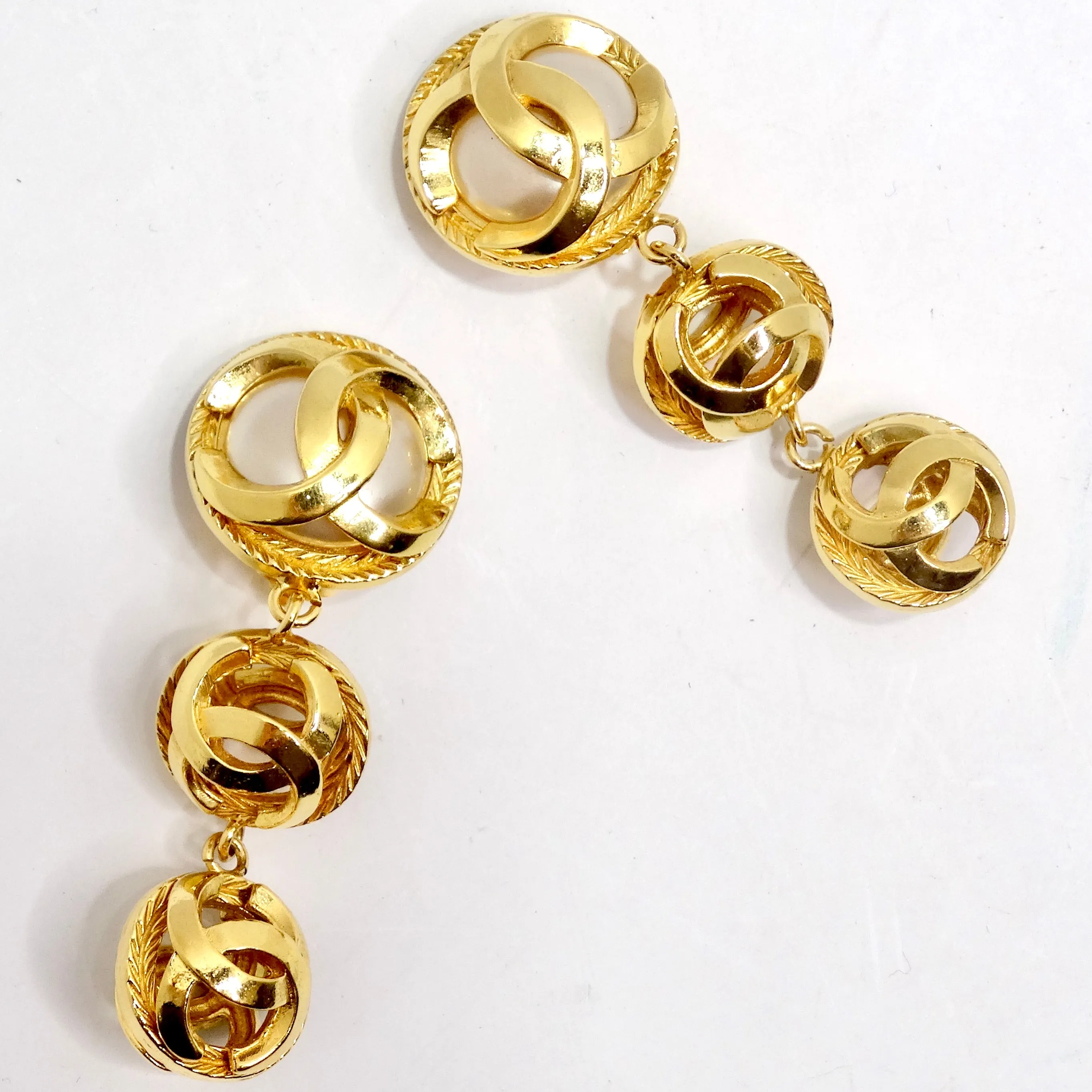 Chanel 1980s Gold Tone Pearl Drop Earrings