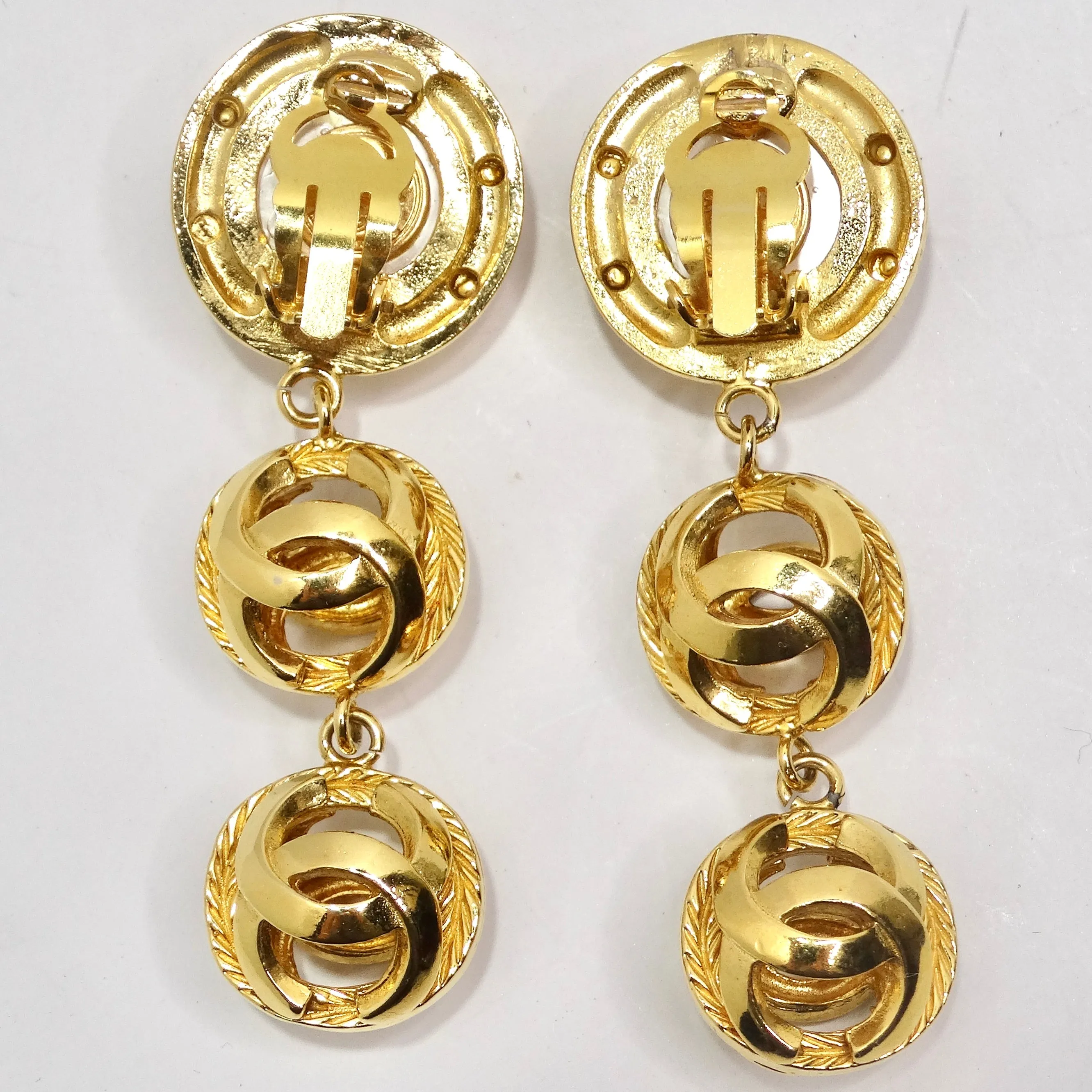 Chanel 1980s Gold Tone Pearl Drop Earrings