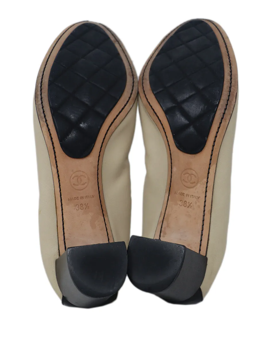 Chanel Beige & Black Leather Heels sz 8.5