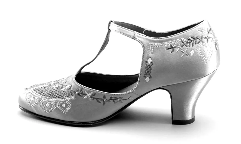 Daisy Women's Embroidered T-Straps (Blue)
