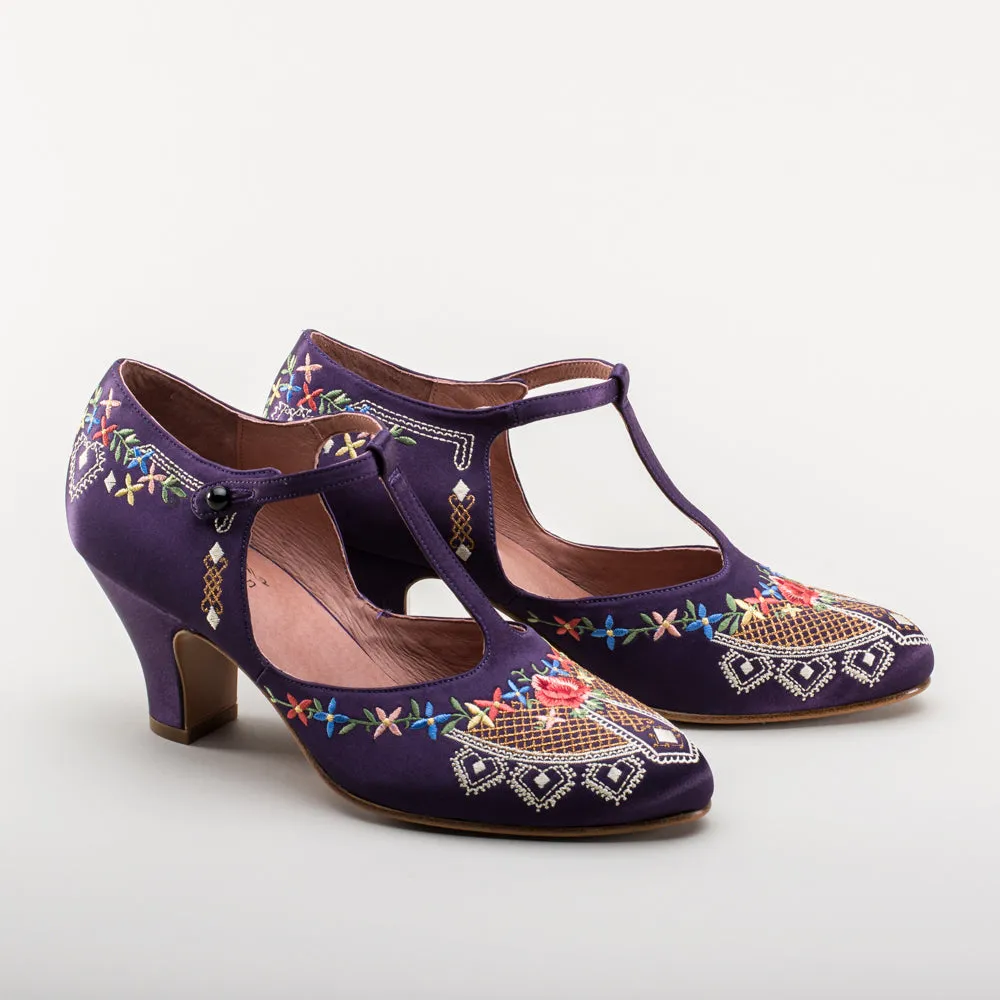Daisy Women's Embroidered T-Straps (Purple)