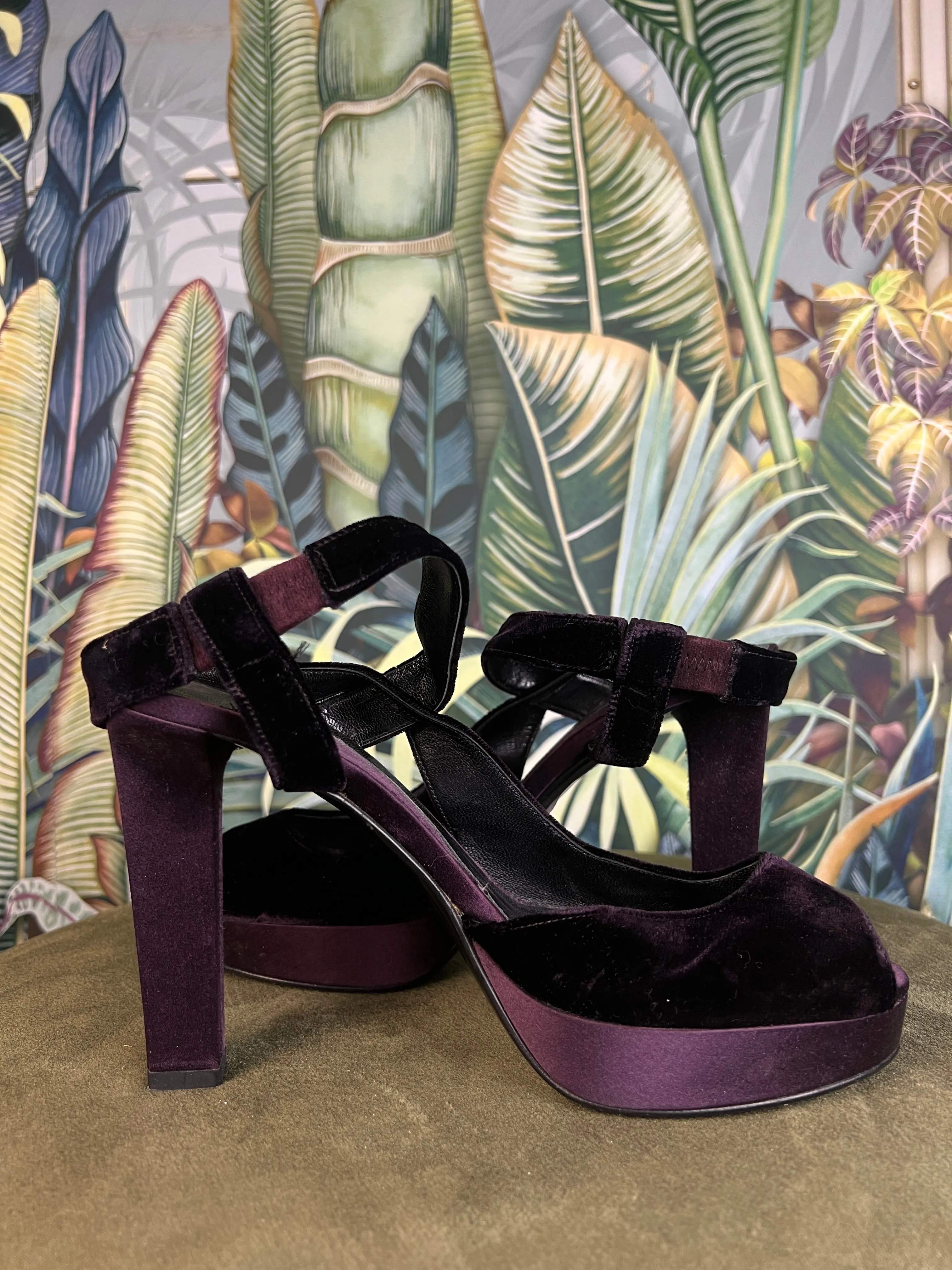 Diane Von Furstenberg heels, size 39