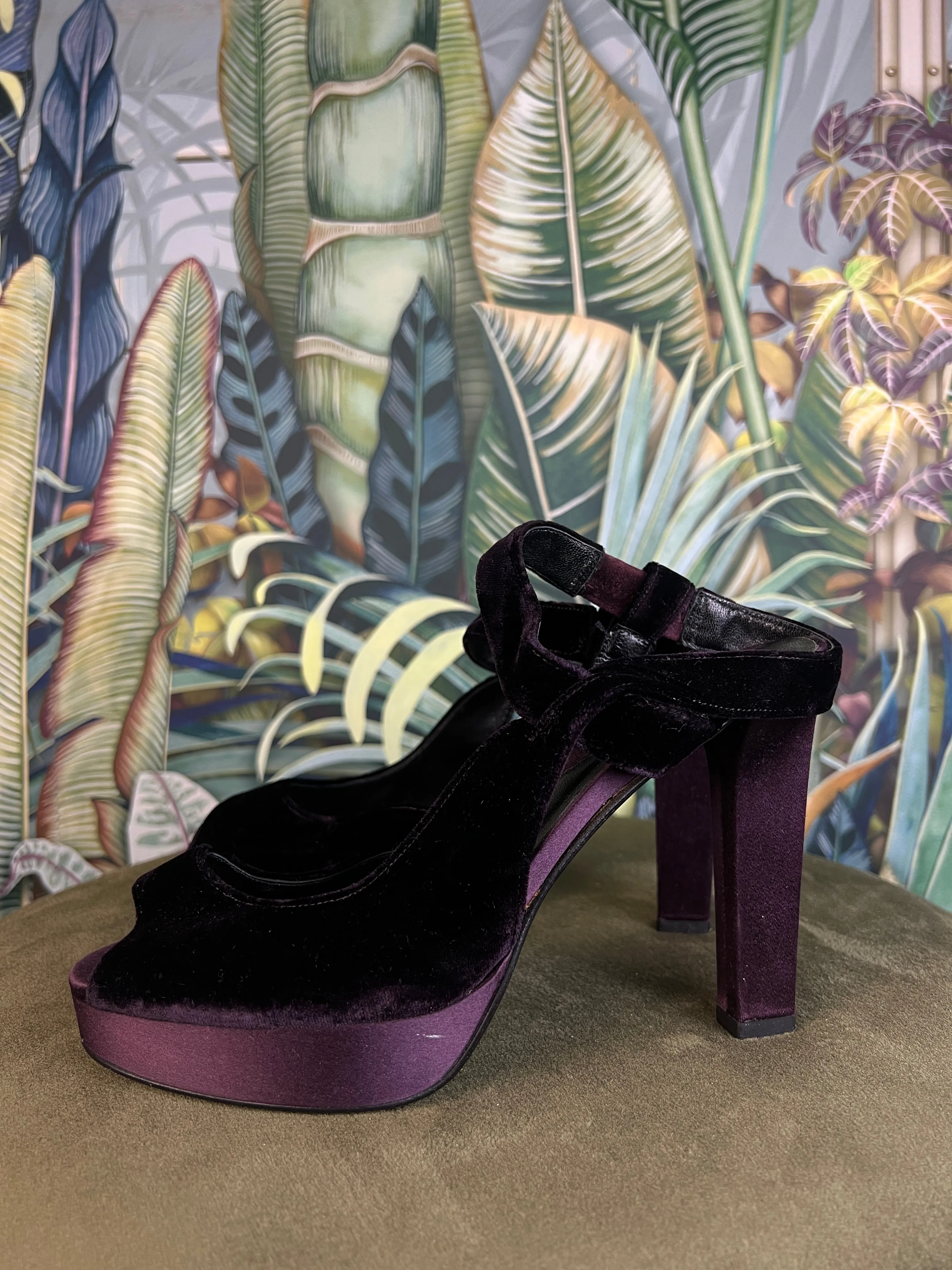 Diane Von Furstenberg heels, size 39
