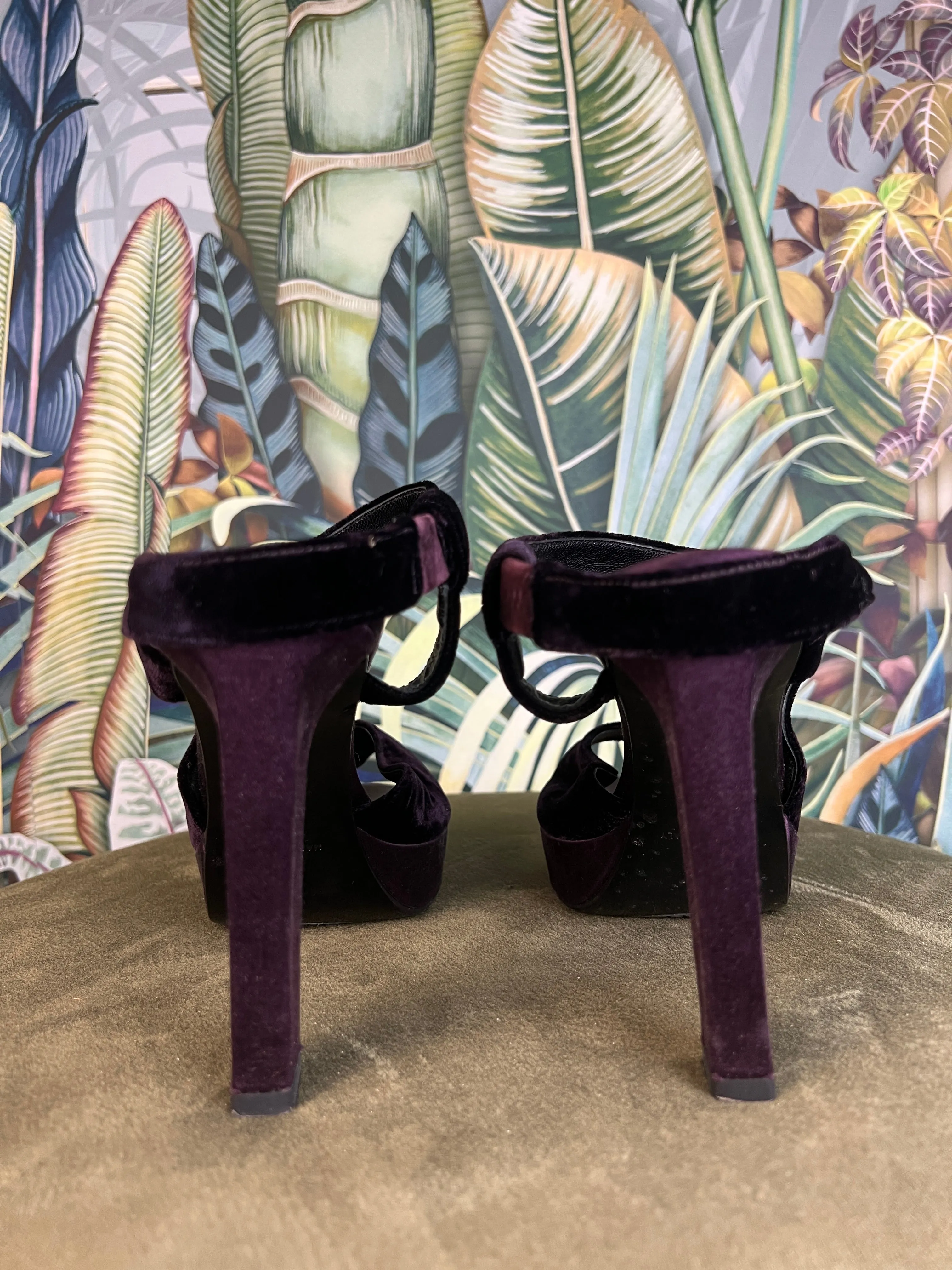 Diane Von Furstenberg heels, size 39