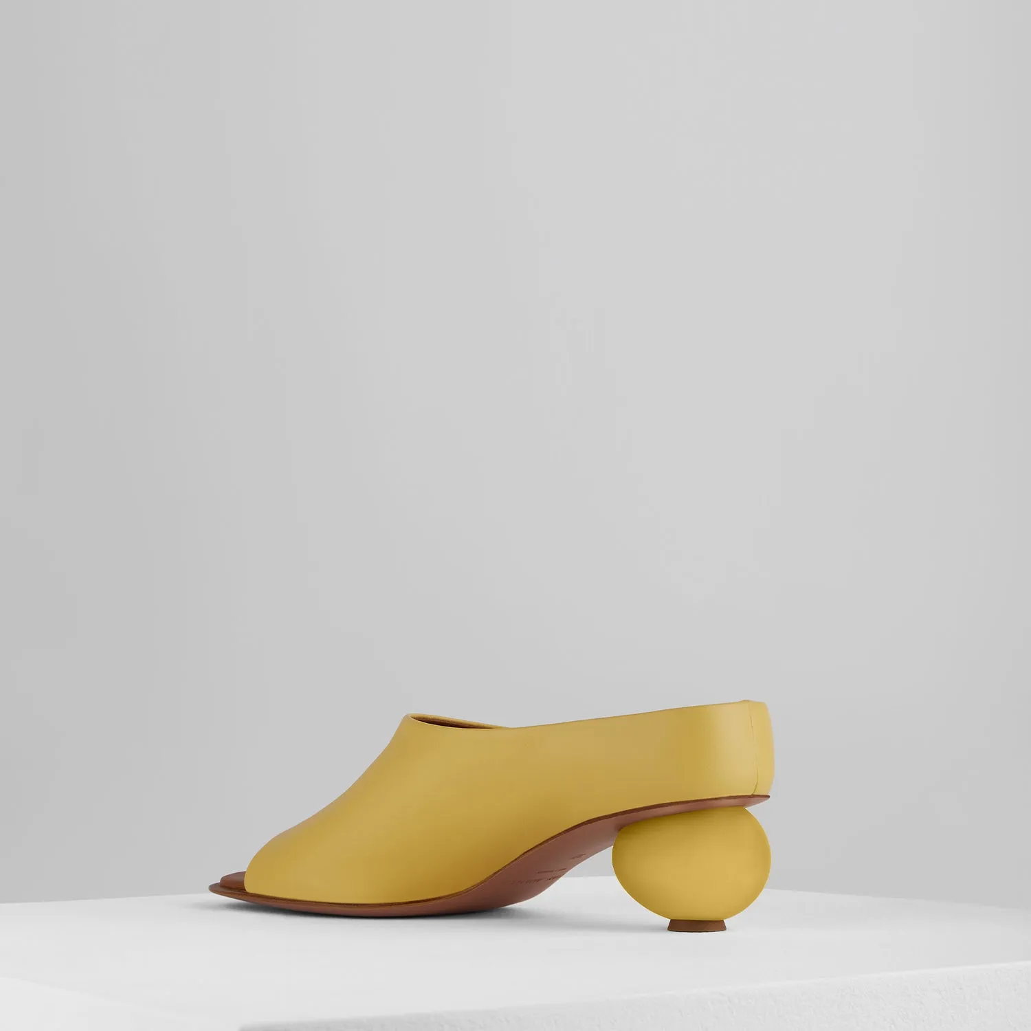Egg Sandals in Sole