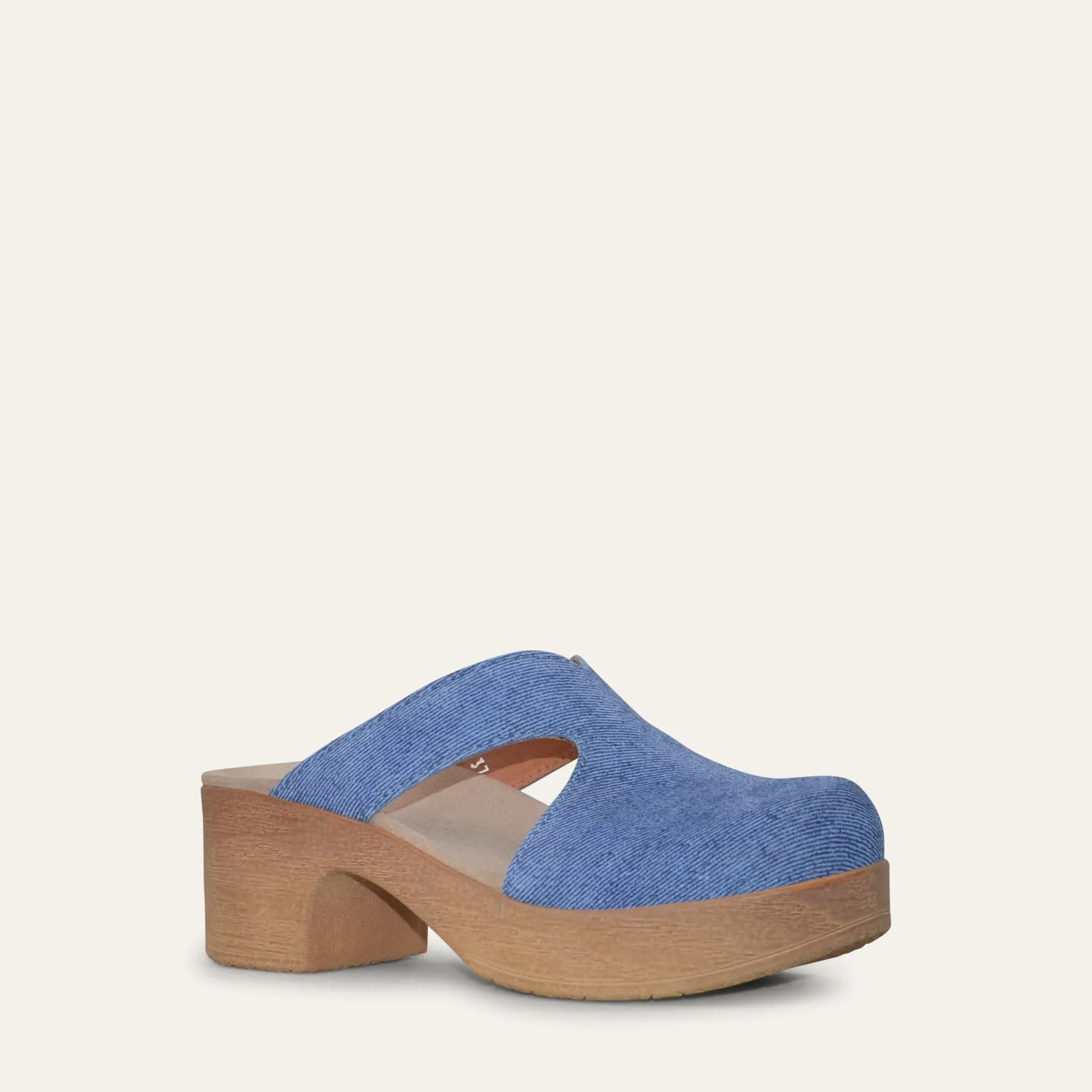 Eivor Blue Jeans