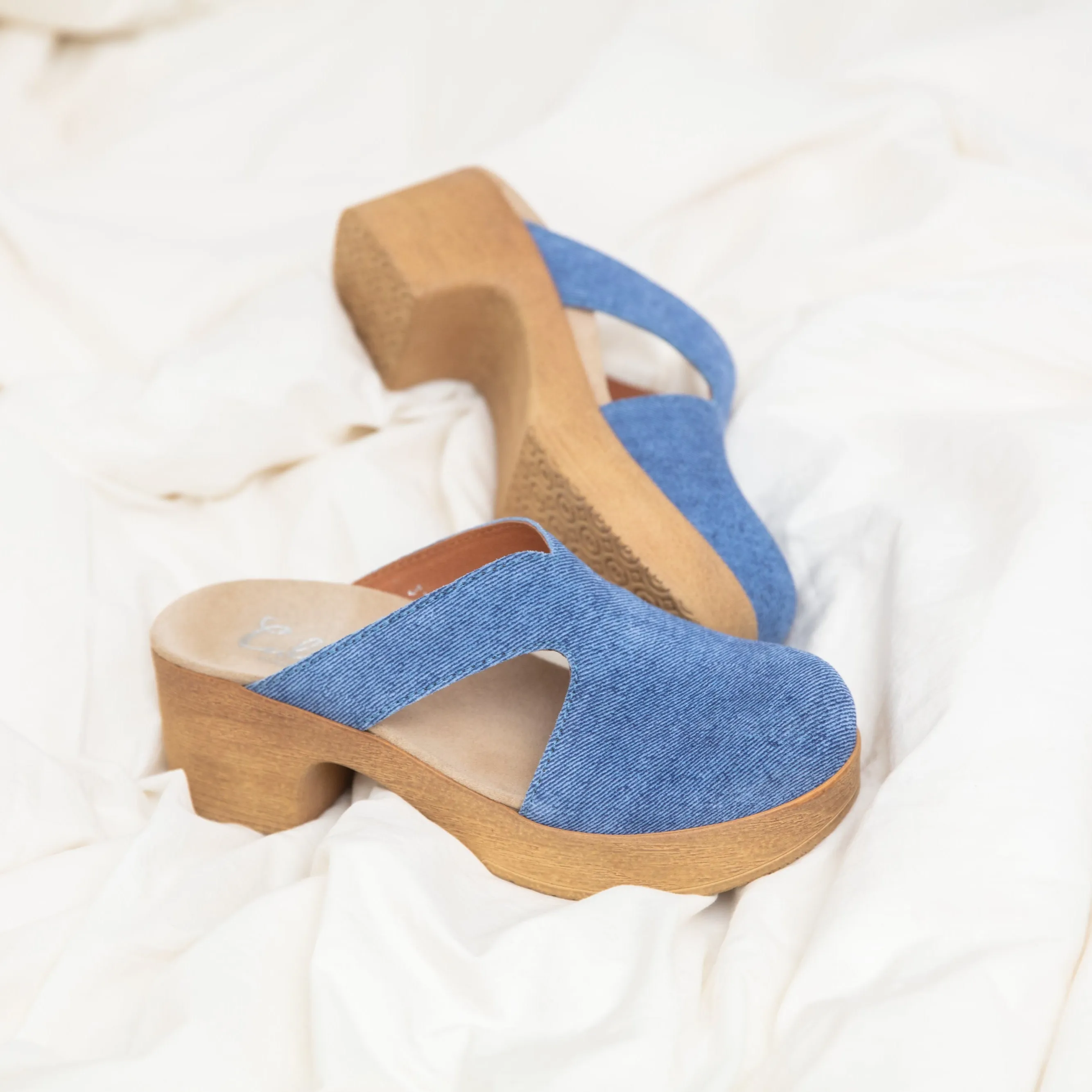 Eivor Blue Jeans
