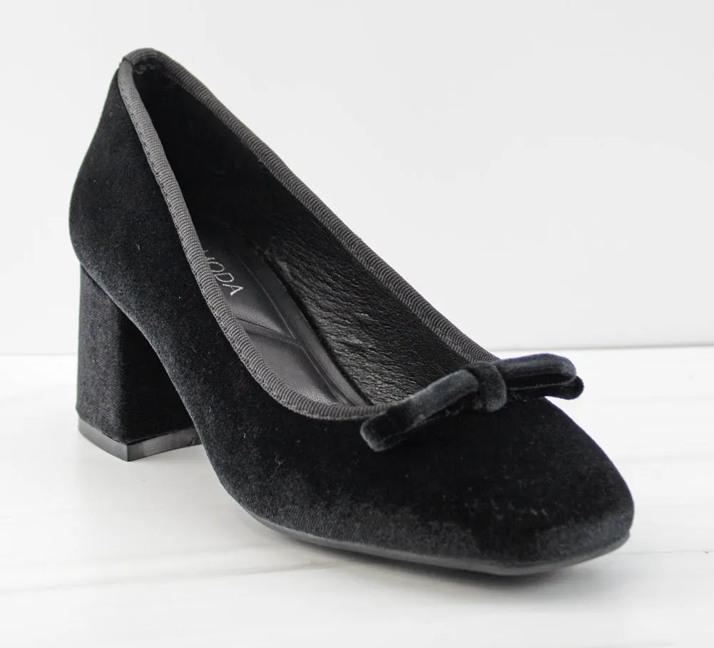 Elba 88 Women's Closed Toe Bow Embellished Block Heel