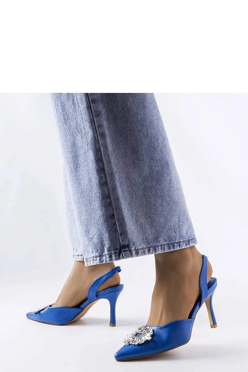 Elegant green pumps with zircons
