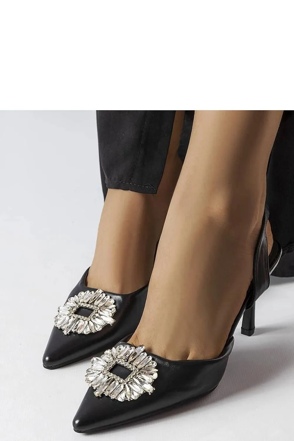 Elegant green pumps with zircons
