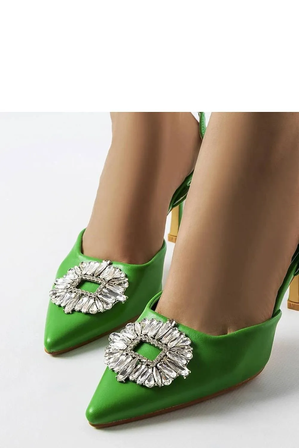 Elegant green pumps with zircons