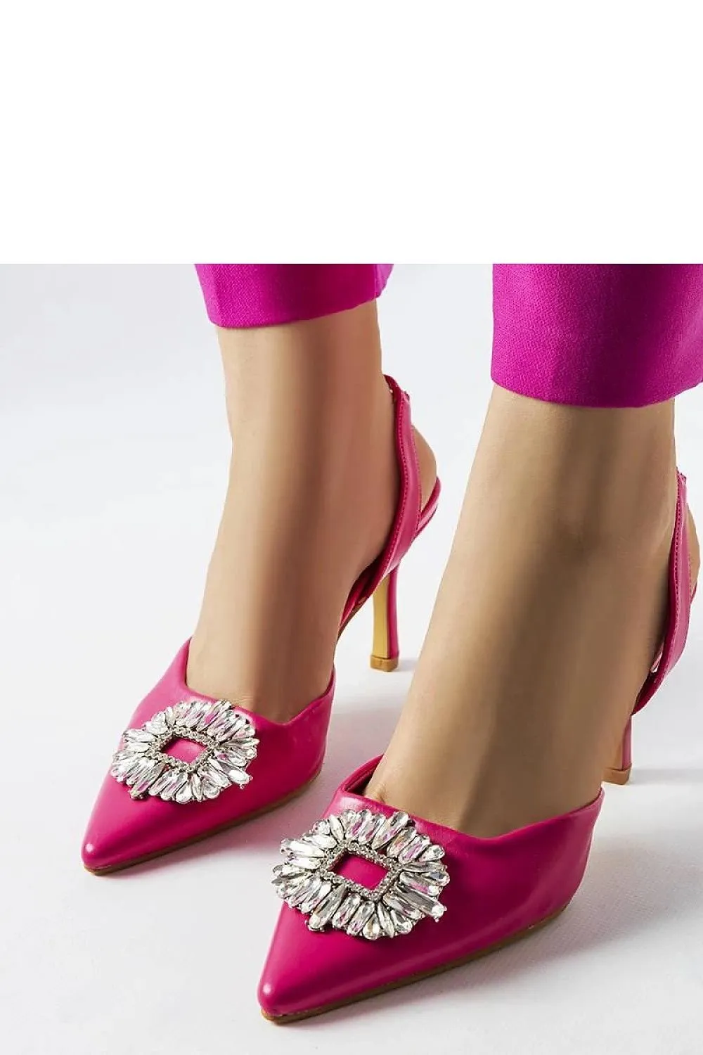 Elegant green pumps with zircons