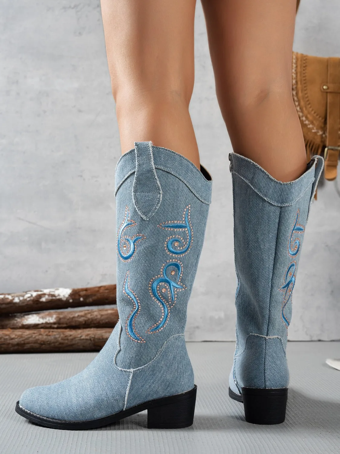 Embroidered Pointed Toe/Block Heel Boots