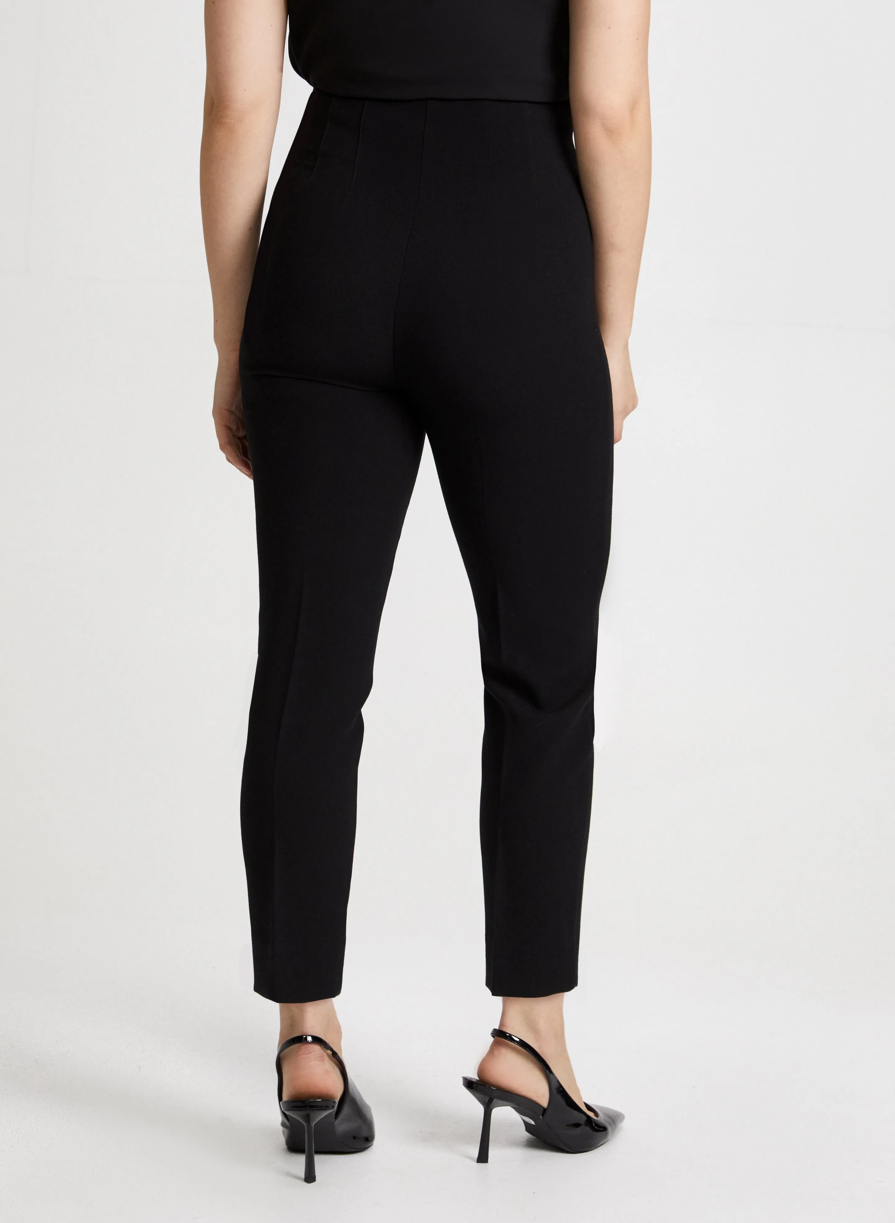 Emma Slim-Leg Pants – Short