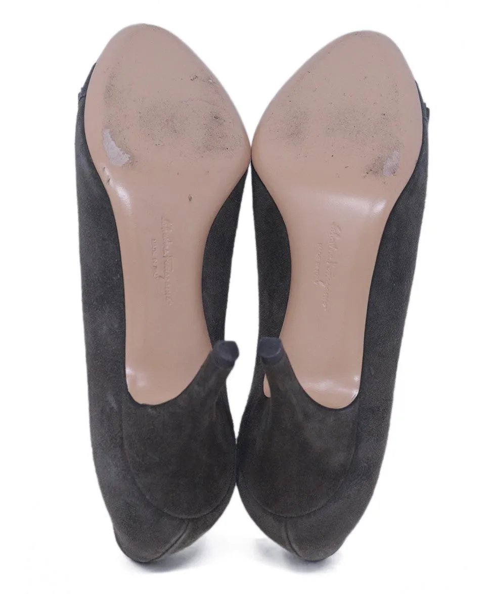 Ferragamo Olive Suede Heels sz 7