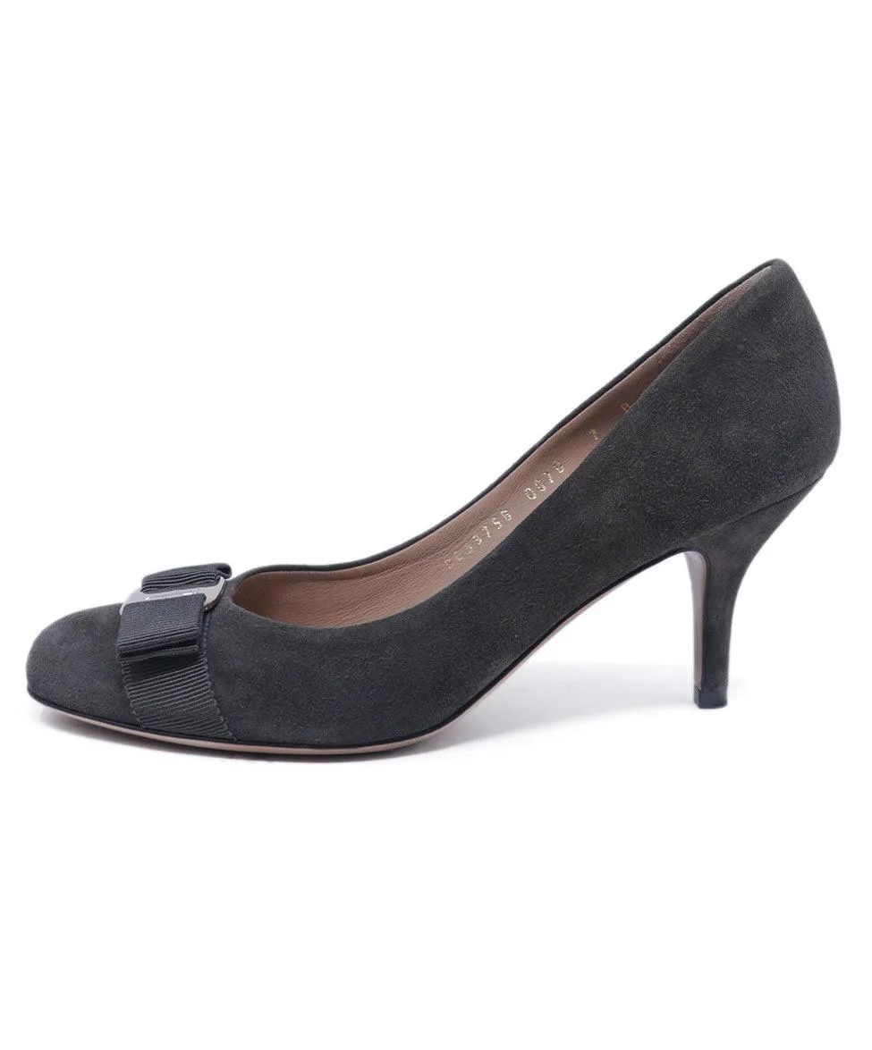 Ferragamo Olive Suede Heels sz 7