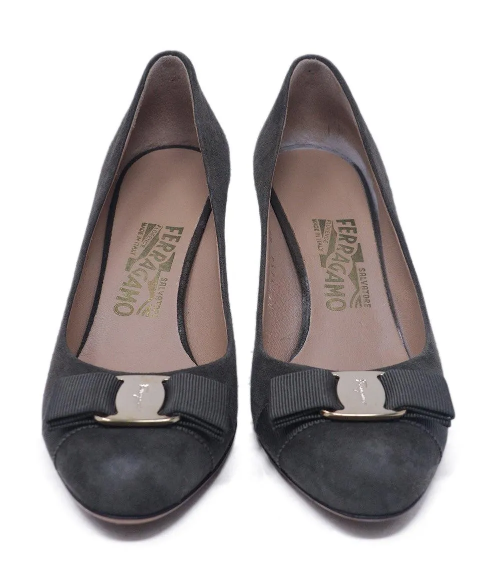 Ferragamo Olive Suede Heels sz 7
