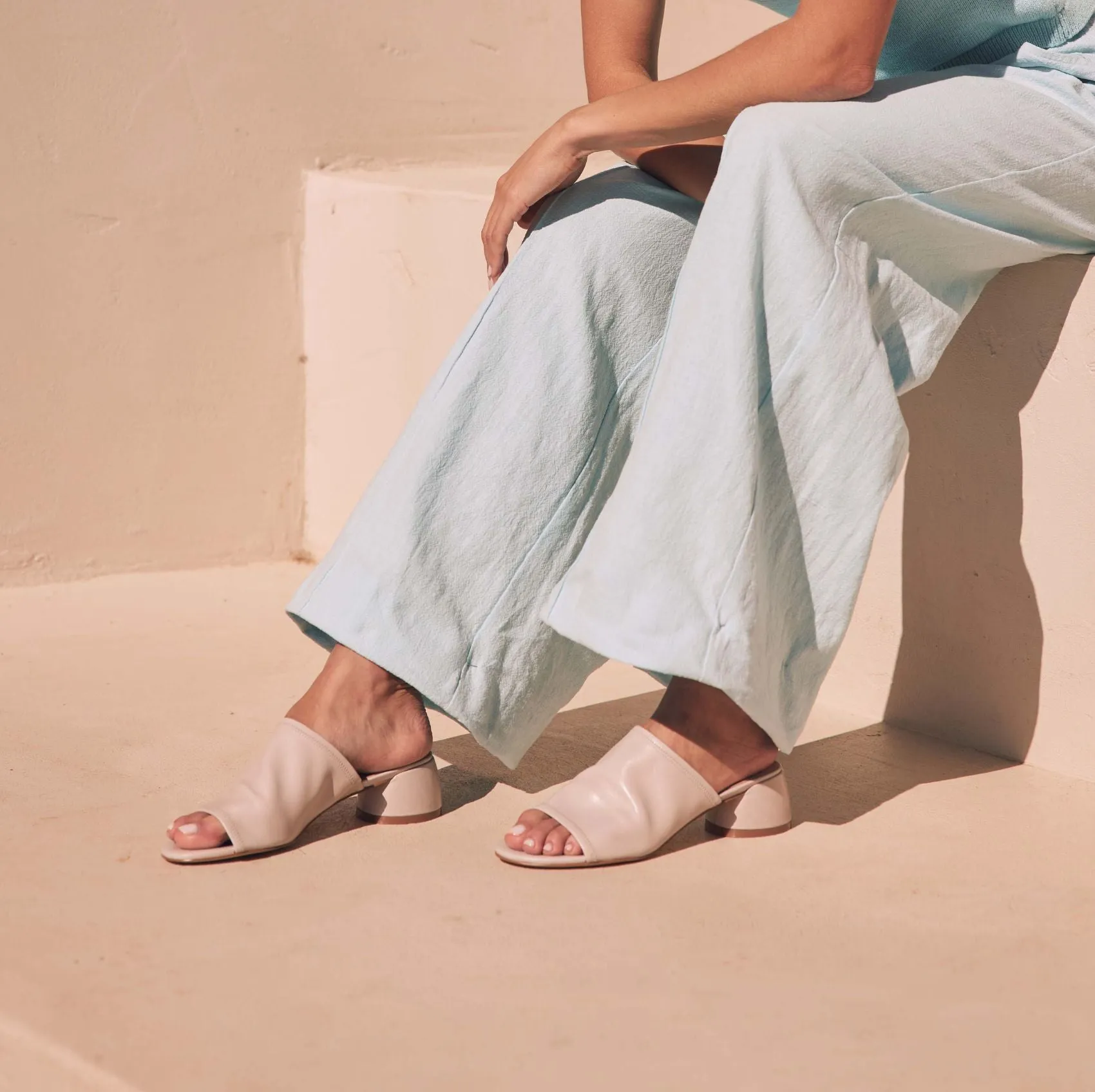 FIO LEATHER BLOCK HEEL SANDALS