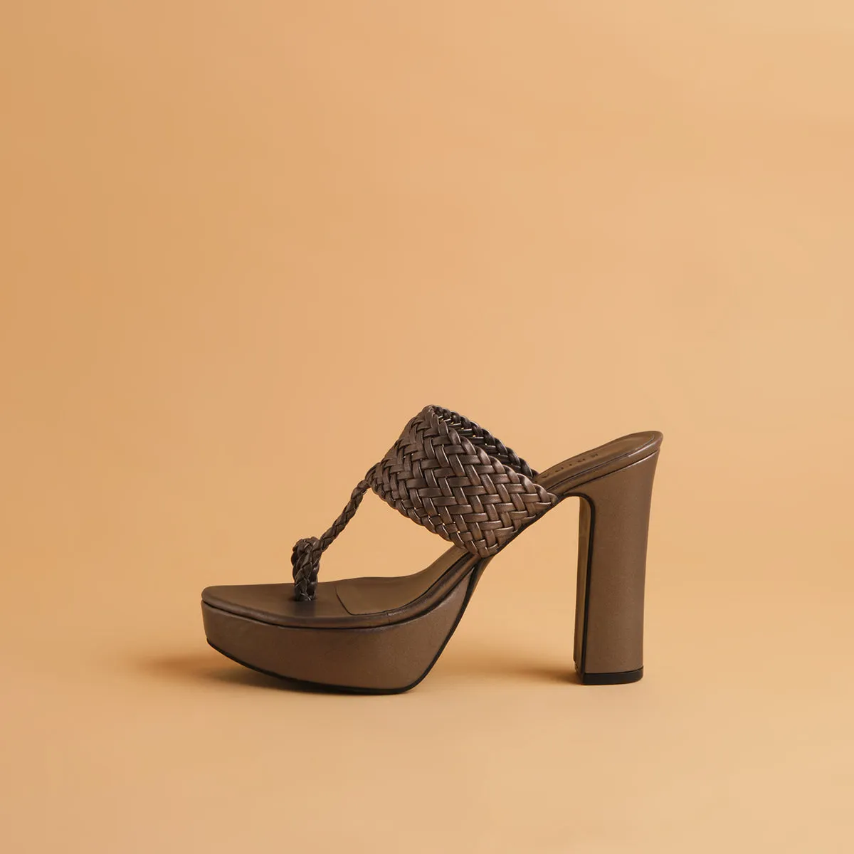Frida Kolhapuri Heels