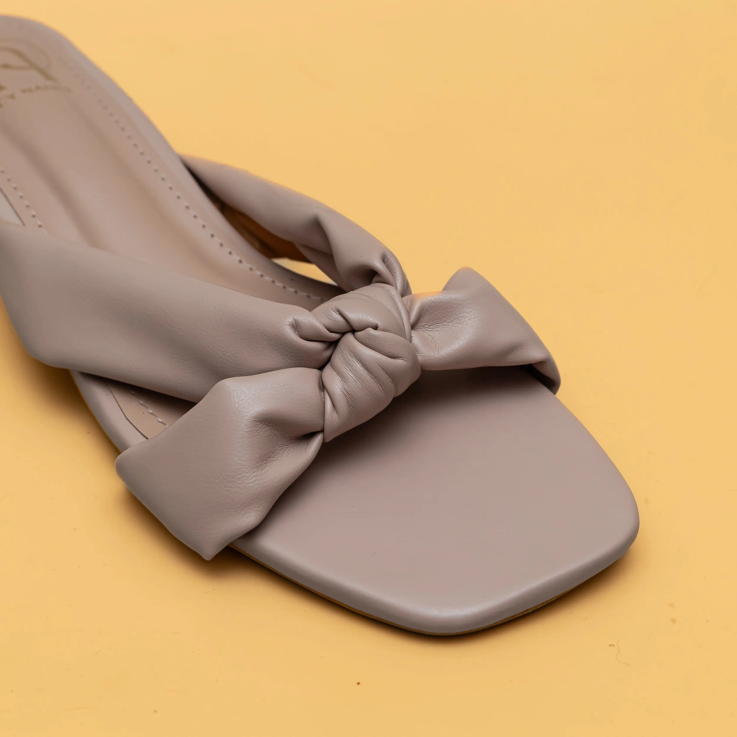 Knotty Heels-Peach