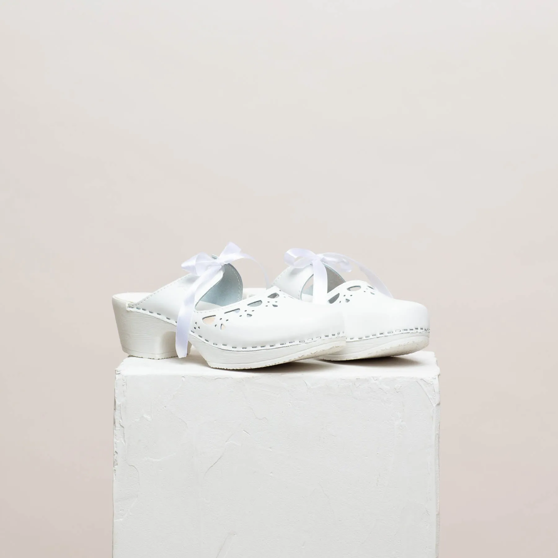 Knyta White - clogs