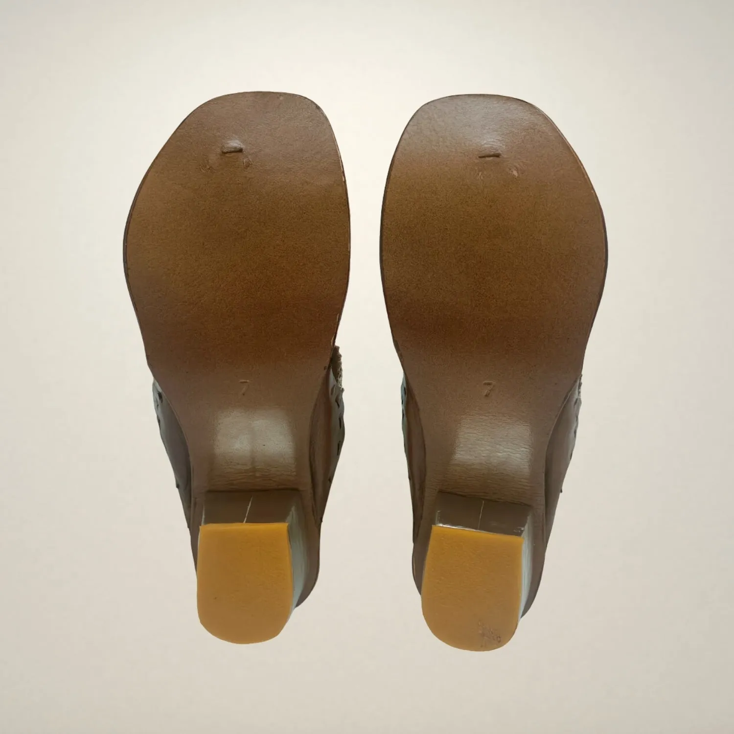 Light Gold Kongri Kolhapuris | Women | Hand Crafted | Comfortable | Block Heel