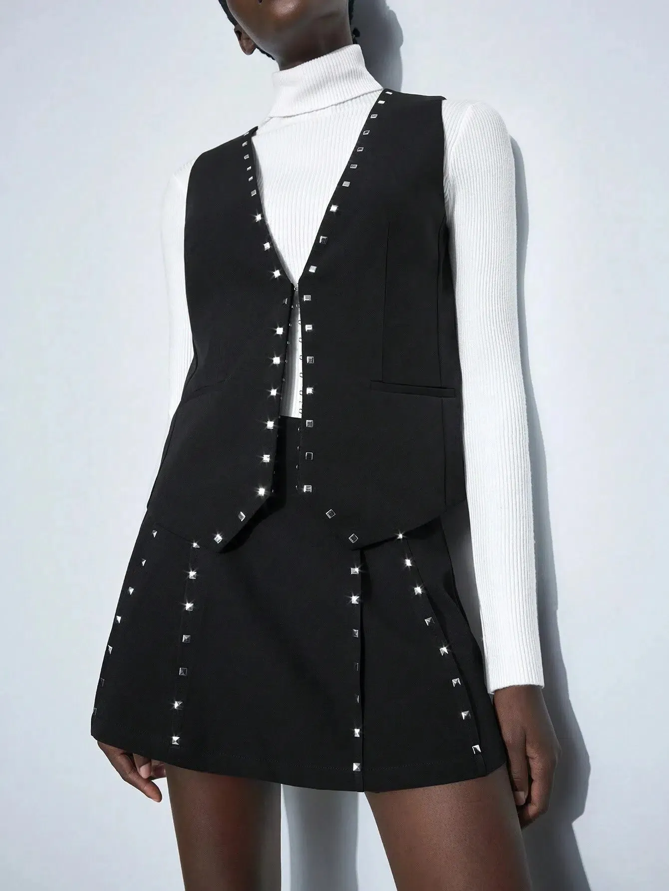 Luce Divina Set – Black – Studded short skirt