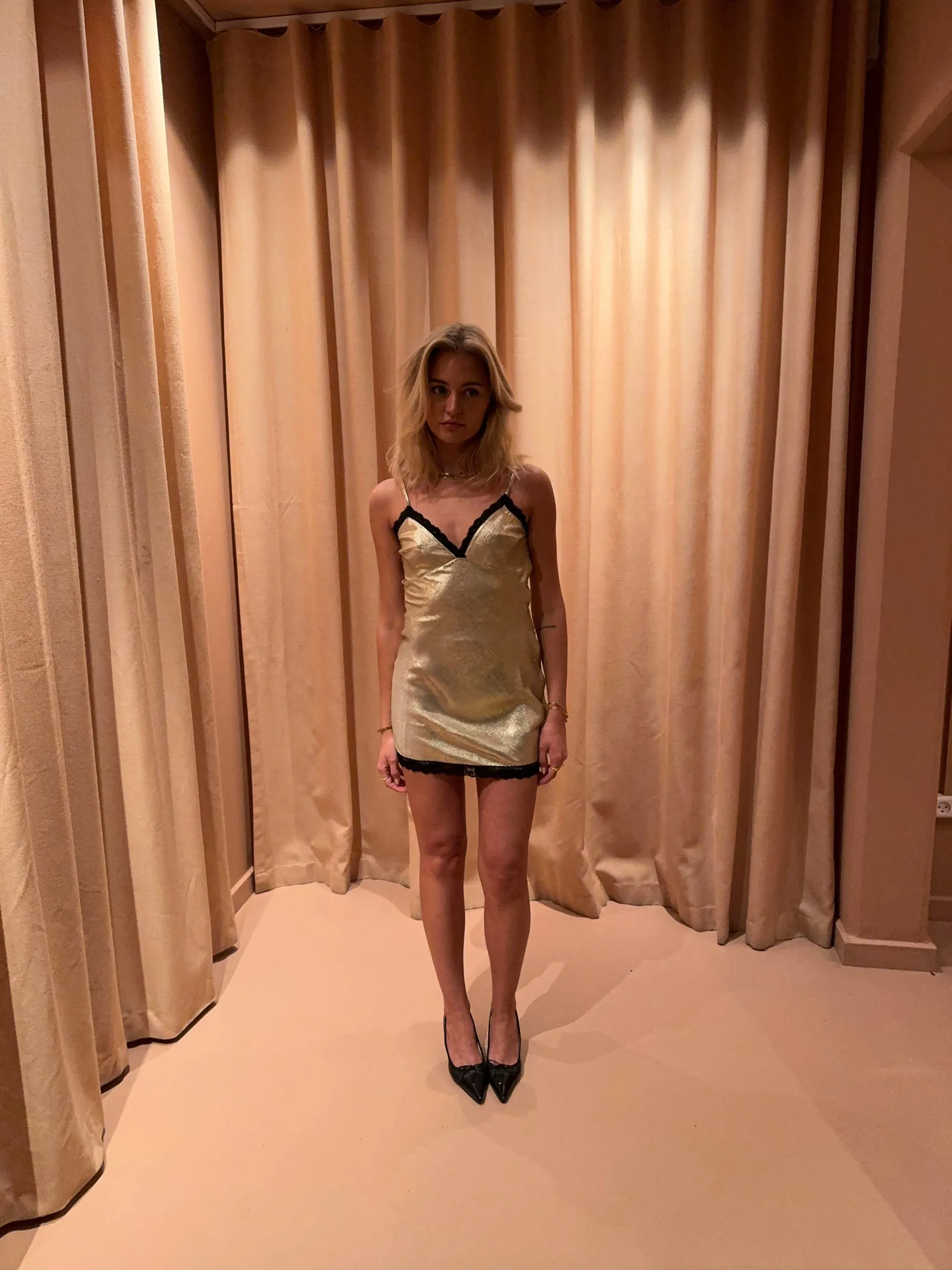 Lunnie dress - Gold