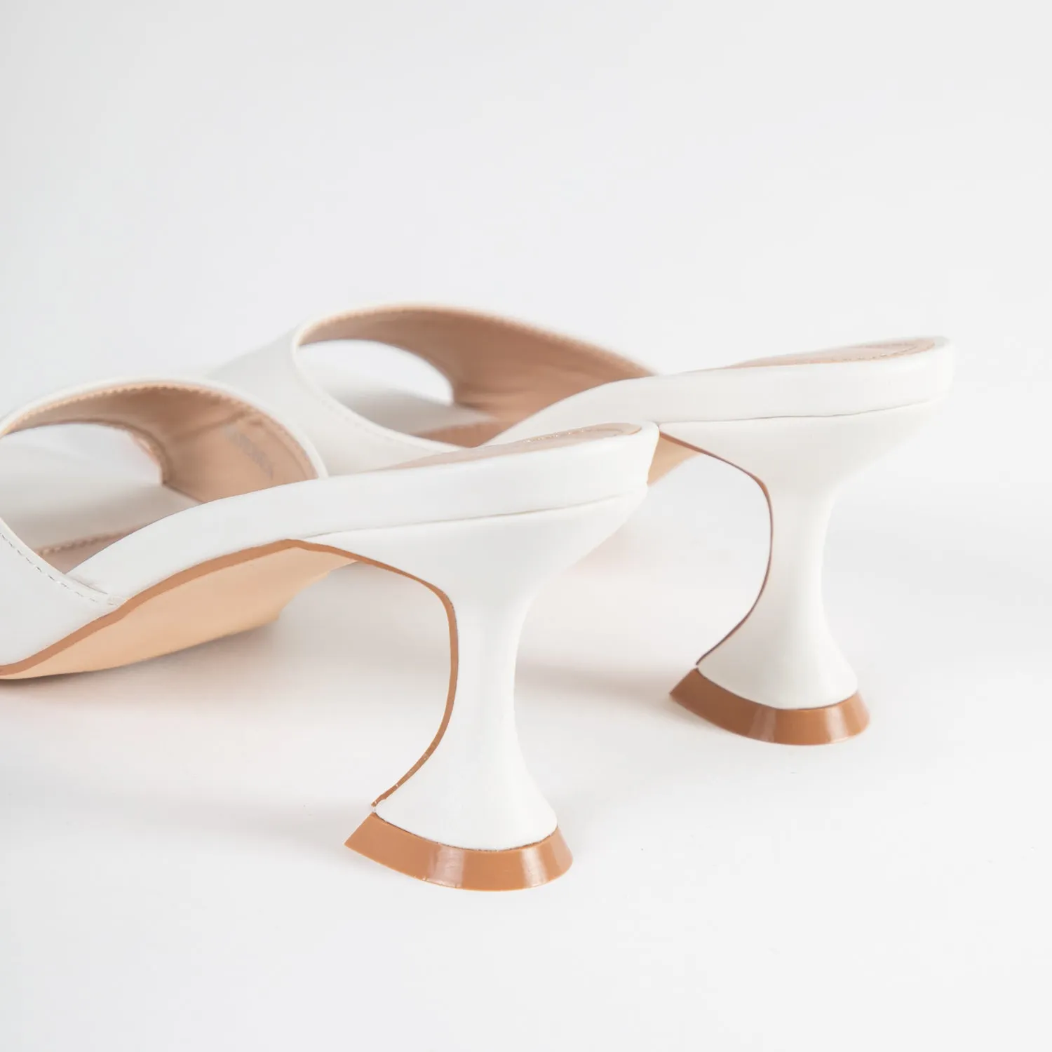 RAID Rueben Square Toe Heeled Mule in White