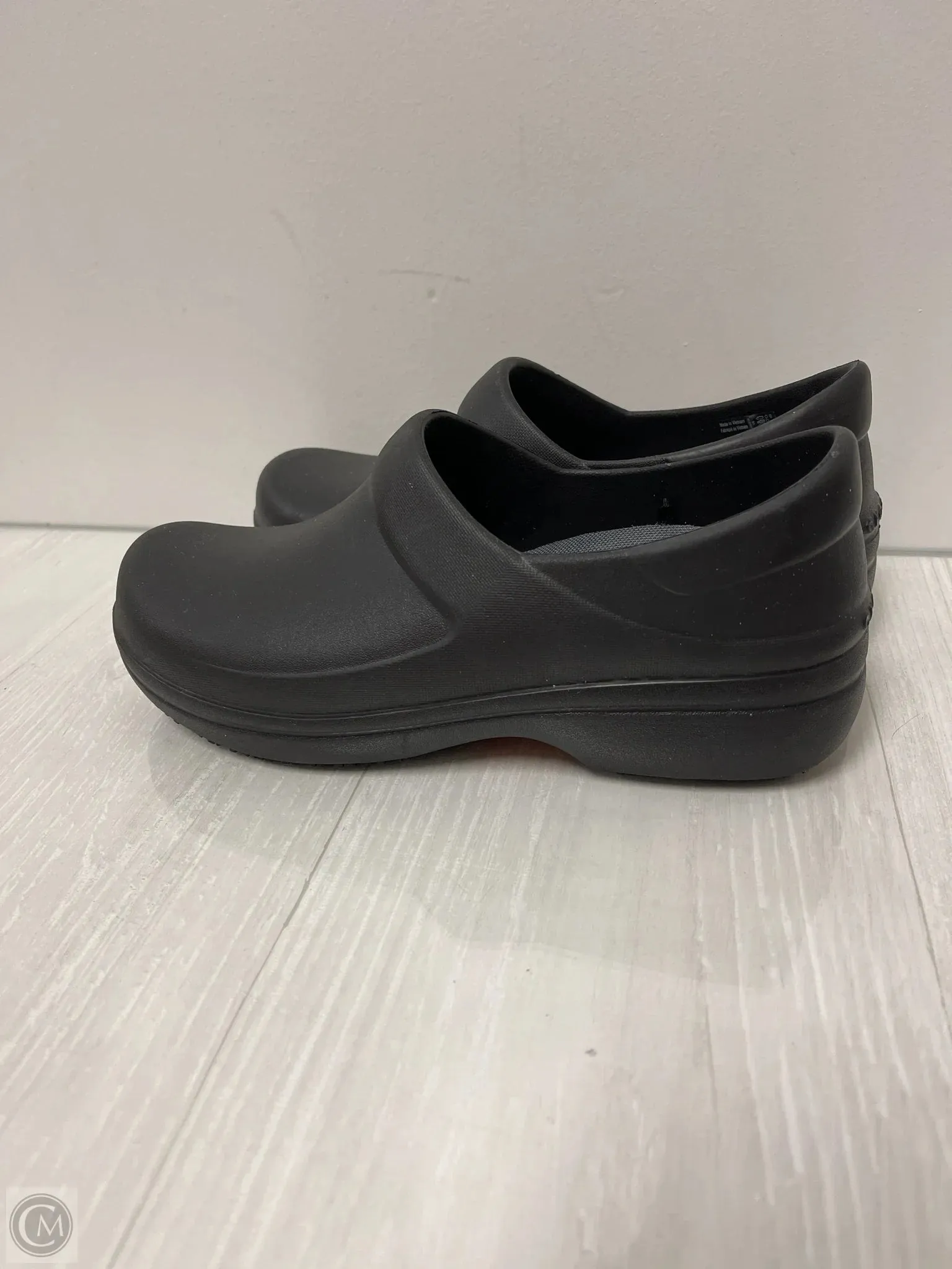 Sandals Heels Platform By Crocs In Black, Size: 9