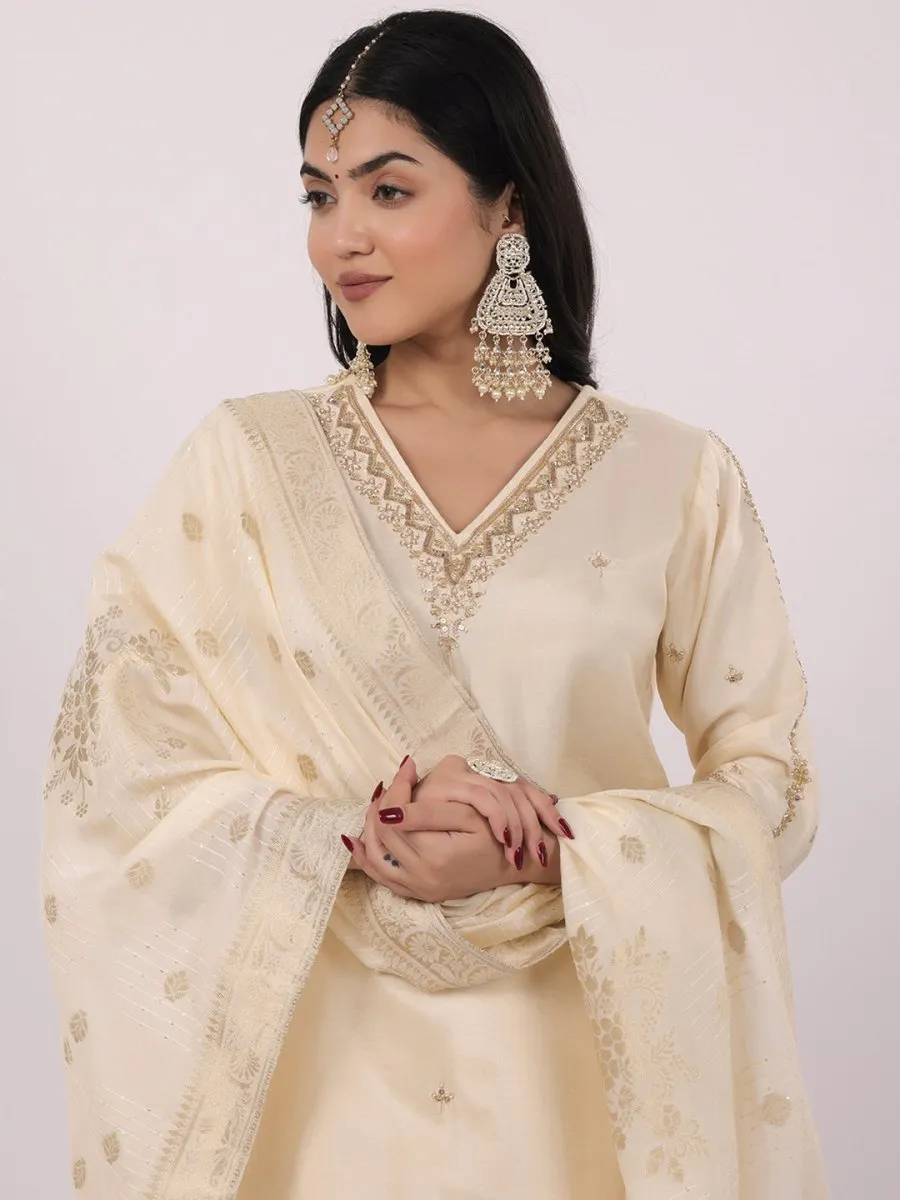 Satrangi Women's Off White Viscose Silk Embroidered Kurta Set with V Neck and Three Fourth Sleeves