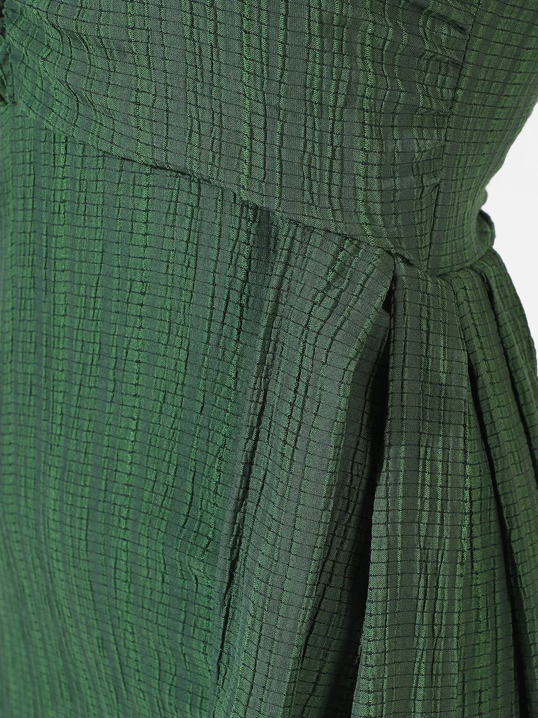 Solid Ruched Dress With Trail