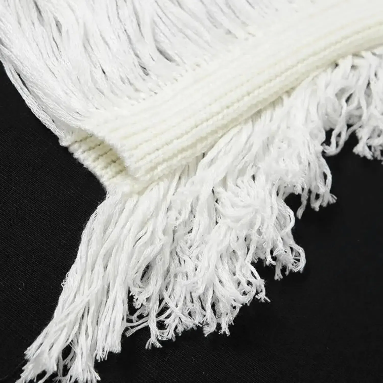 Sonira – Distressed effect – Fringe knit pants