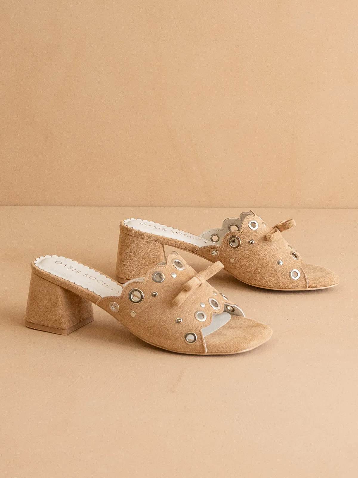 The Bella | Sand Scalloped Mule with Bow