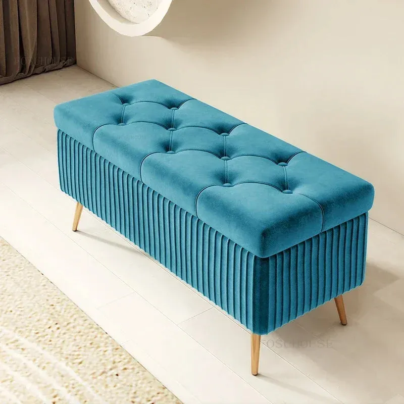 The Rock Throne – Velvet King of the Entryway