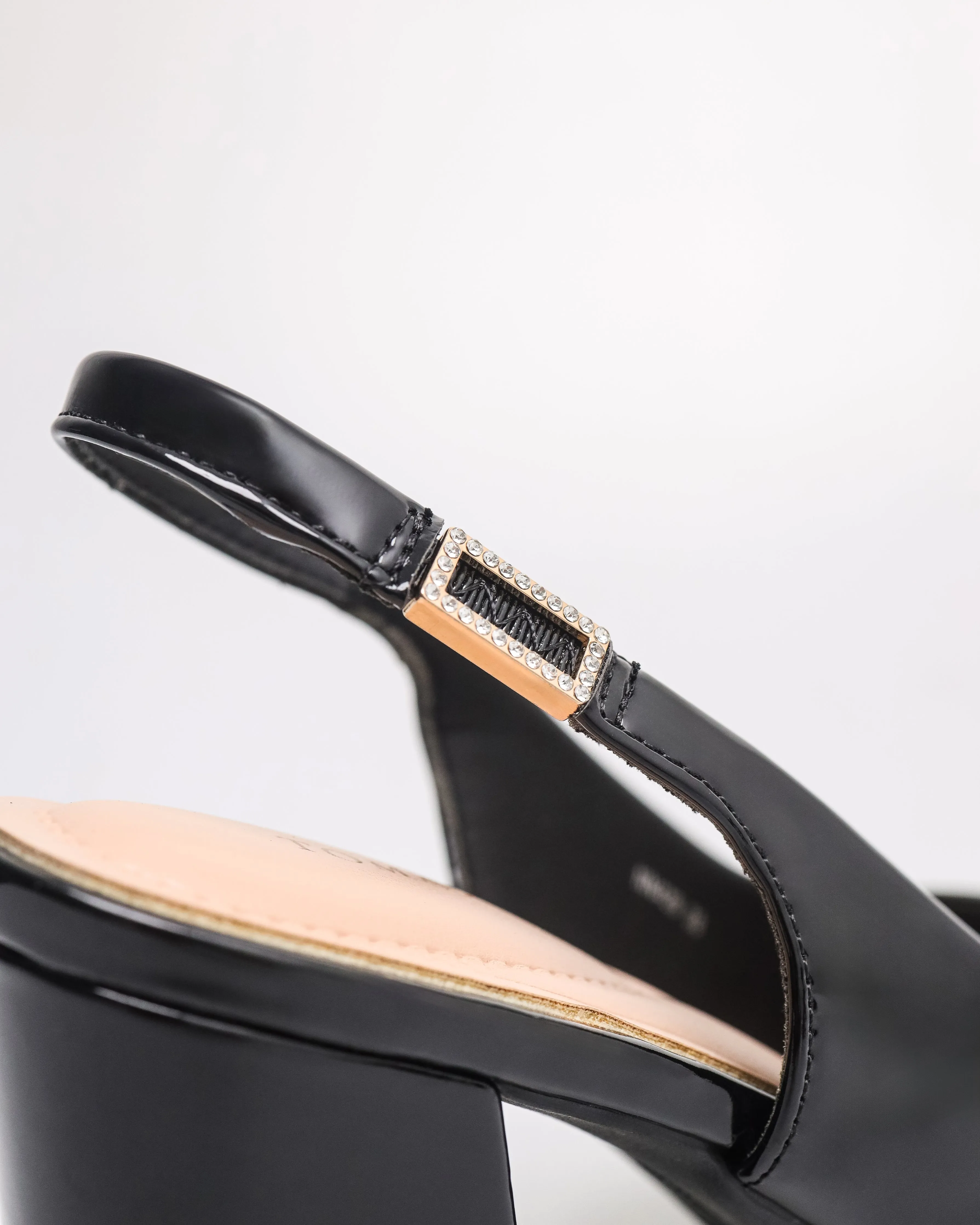 Tomaz NN439 Ladies Pointy Slingback Heels