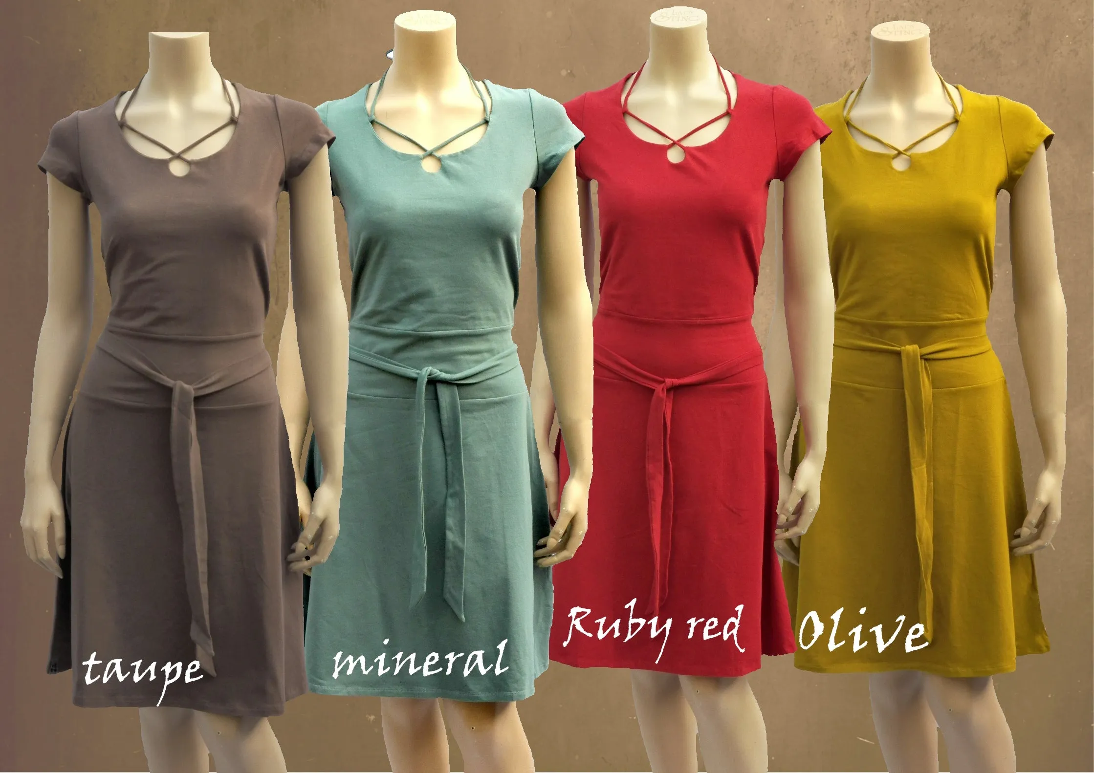 tricot jurkje met bijzondere hals / jersey dress with beautiful neckline