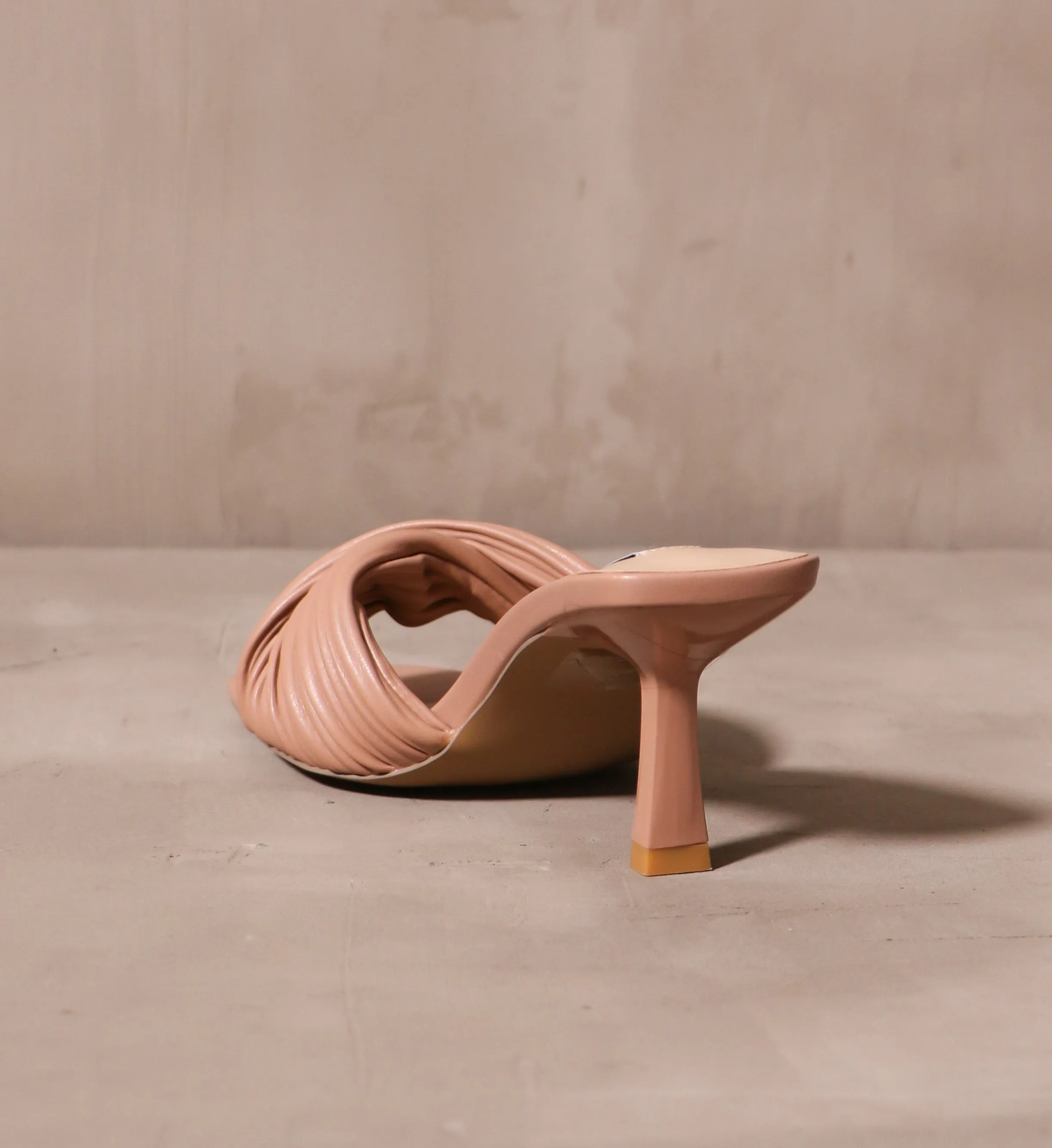 TWIST OF FATE HEEL