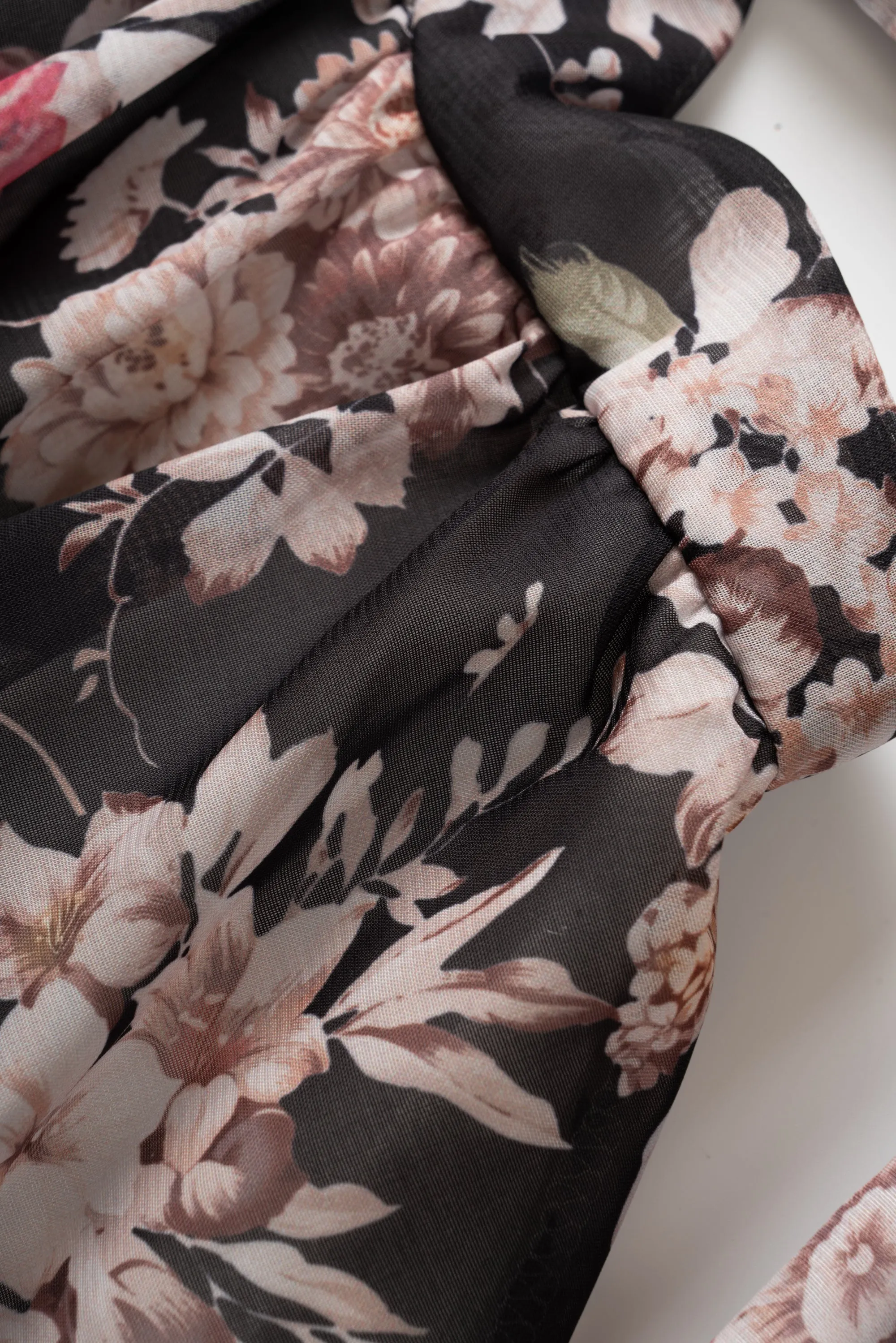 V-neck Cut Out Florals Print Black Half Sleeve Mini Dress