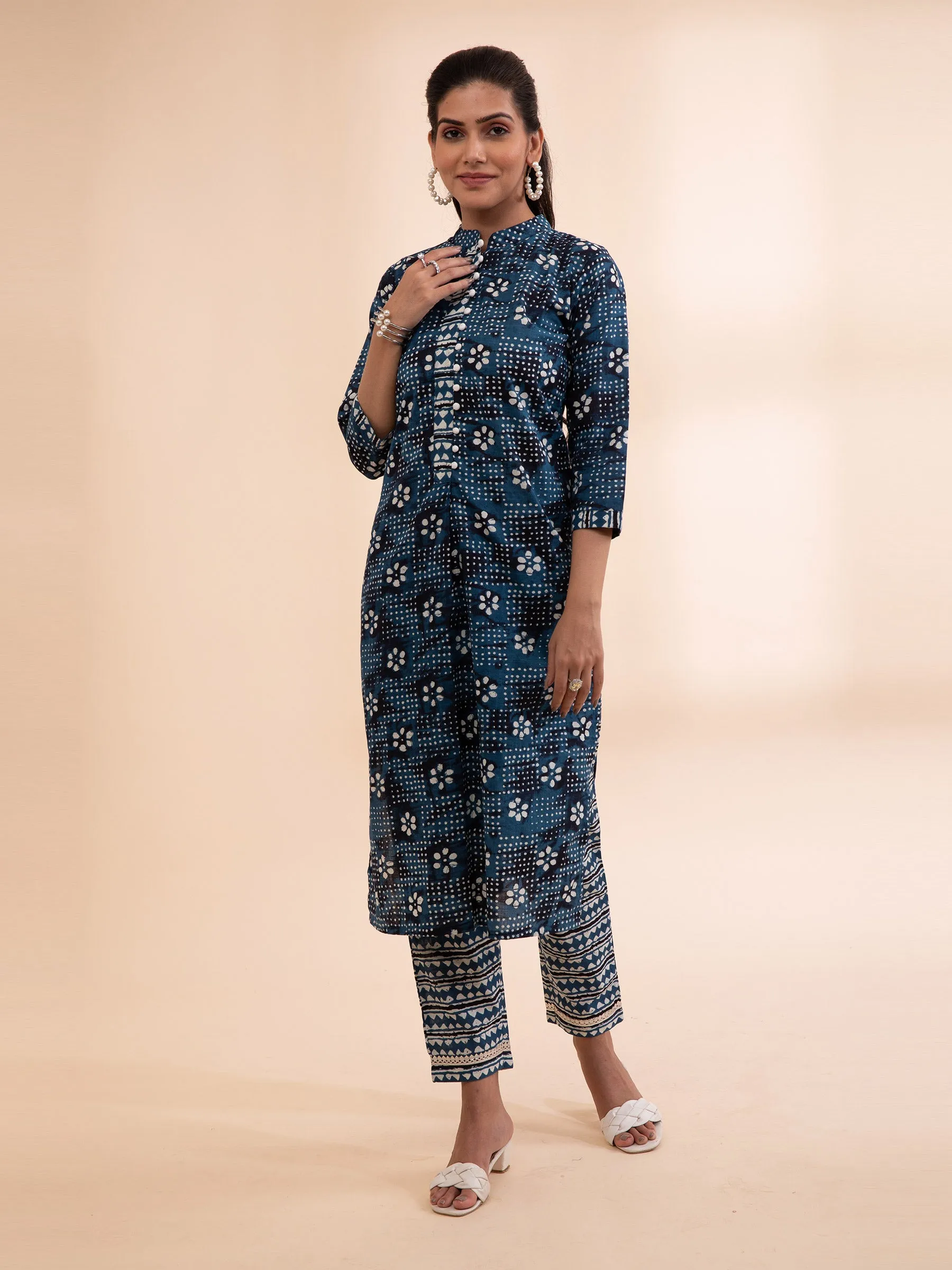 Women Indigo Collar Neck Printed Kurta Set
