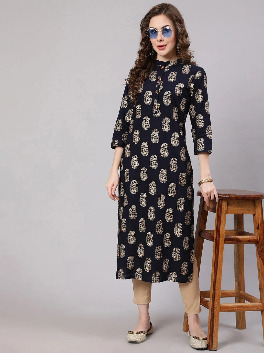 Women Navy Blue Rayon Slub Straight Kurta